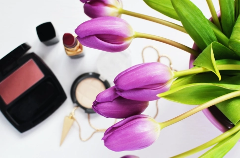 <b>护肤品和化妆品在恒温恒湿培养箱中体现</b>